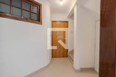 Escada de apartamento para alugar com 2 quartos, 70m² em Bela Vista, São Paulo