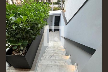 Casa à venda com 151m², 2 quartos e 3 vagas Casa à venda com 151m², 2 quartos e 3 vagasFoto 02