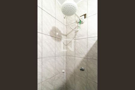Detalhe do banheiro de casa para alugar com 1 quarto, 29m² em Capão da Imbuia, Curitiba