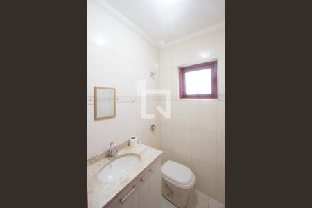 Lavabo de casa para alugar com 3 quartos, 186m² em Jardim Iracema, São Paulo