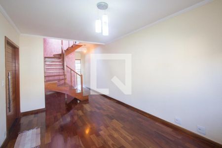 Sala de casa para alugar com 3 quartos, 186m² em Jardim Iracema, São Paulo