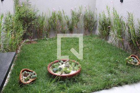 Casa de condomínio para alugar com 123m², 2 quartos e 2 vagasQuintal