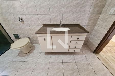 Casa para alugar com 191m², 3 quartos e 2 vagasBanheiro