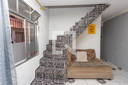 Escada  de casa para alugar com 2 quartos, 90m² em Canhema, Diadema