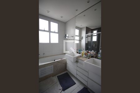 Apartamento à venda com 105m², 3 quartos e 2 vagasBanheiro