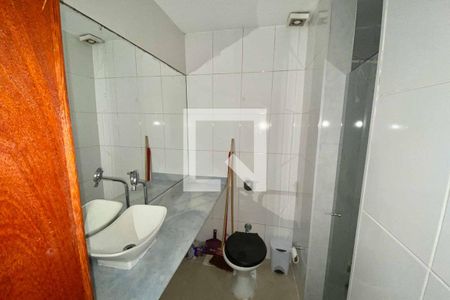 Apartamento para alugar com 80m², 2 quartos e sem vagaBanheiro