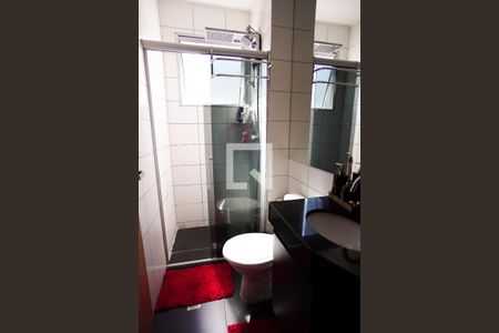 Banheiro de apartamento à venda com 2 quartos, 47m² em Empresarial do Mandu, Contagem