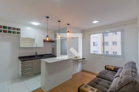 Sala e Cozinha Integrada  de apartamento para alugar com 2 quartos, 41m² em Itaquera, São Paulo