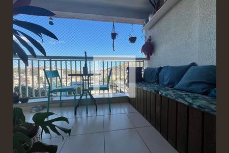 Apartamento para alugar com 62m², 2 quartos e 1 vagaVaranda
