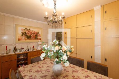 Casa à venda com 230m², 3 quartos e 3 vagas Casa à venda com 230m², 3 quartos e 3 vagasSala de Jantar