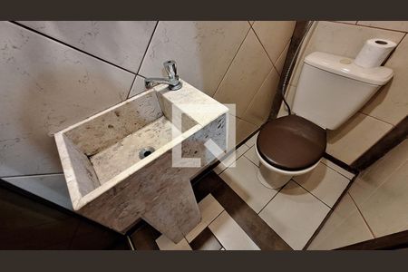 Casa de condomínio para alugar com 209m², 2 quartos e 1 vaga Casa de condomínio para alugar com 209m², 2 quartos e 1 vagaBanheiro Social