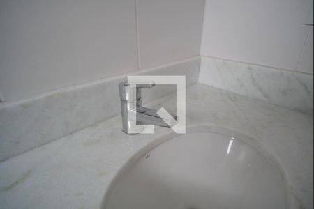 Banheiro - Suíte - Torneira de apartamento para alugar com 2 quartos, 58m² em Jardim do Salso, Porto Alegre