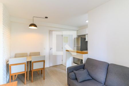 Sala de apartamento para alugar com 2 quartos, 48m² em Santo Amaro, São Paulo