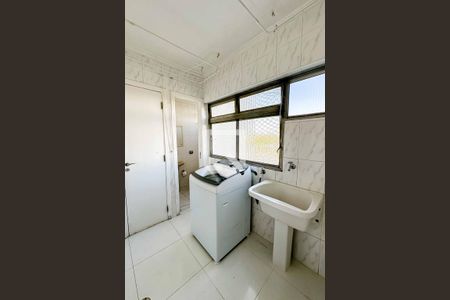 Apartamento para alugar com 140m², 3 quartos e 3 vagas Apartamento para alugar com 140m², 3 quartos e 3 vagasÁrea de Serviço