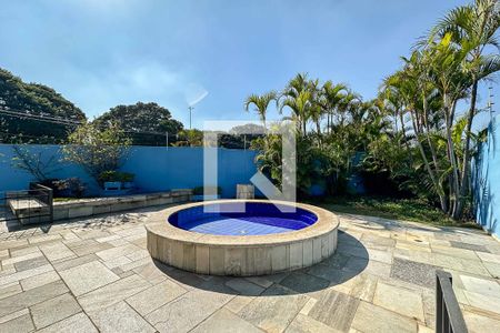 Apartamento para alugar com 140m², 3 quartos e 3 vagas Apartamento para alugar com 140m², 3 quartos e 3 vagasÁrea comum - Piscina