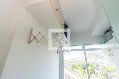 Apartamento à venda com 48m², 2 quartos e 1 vaga Apartamento à venda com 48m², 2 quartos e 1 vagaCozinha e Área de Serviço