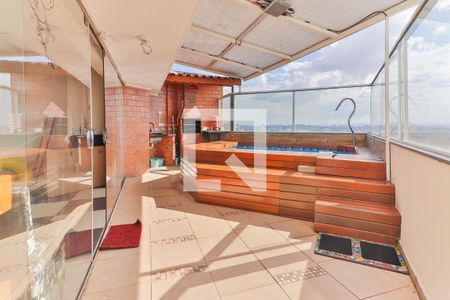 Apartamento à venda com 108m², 2 quartos e 1 vagaArea da Piscina e Churrasqueira