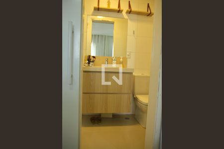 Apartamento à venda com 70m², 2 quartos e 2 vagasBanheiro da Suite