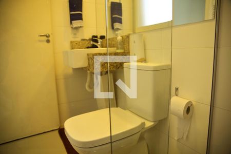 Apartamento à venda com 70m², 2 quartos e 2 vagasBanheiro Social