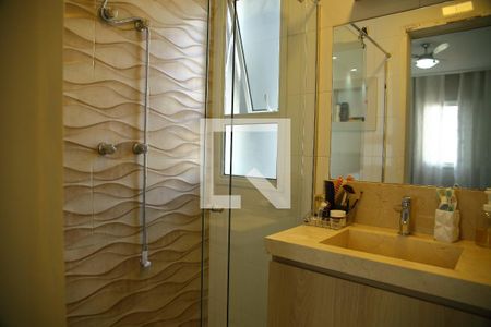 Apartamento à venda com 70m², 2 quartos e 2 vagasBanheiro da Suite