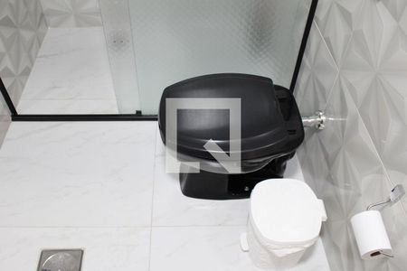 Casa à venda com 170m², 4 quartos e 1 vagaBanheiro