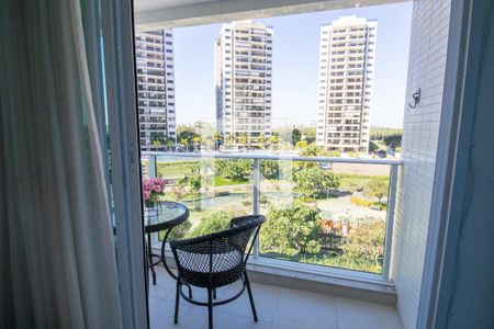 Varanda de kitnet/studio para alugar com 1 quarto, 50m² em Barra da Tijuca, Rio de Janeiro