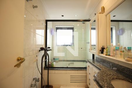 Apartamento à venda com 220m², 4 quartos e 4 vagasBanheiro