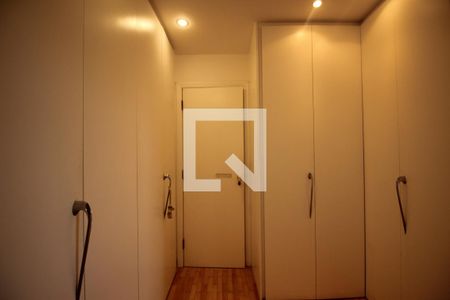 Apartamento à venda com 220m², 4 quartos e 4 vagasQuarto 3