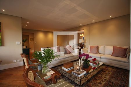 Sala de apartamento à venda com 4 quartos, 220m² em Paraíso do Morumbi, São Paulo