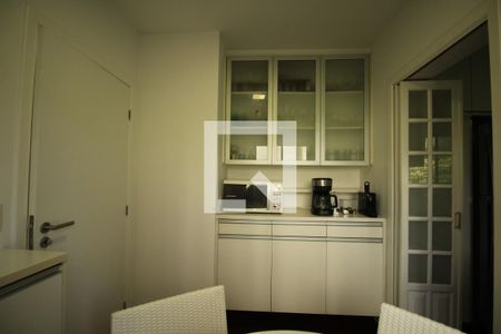 Apartamento à venda com 220m², 4 quartos e 4 vagasCozinha