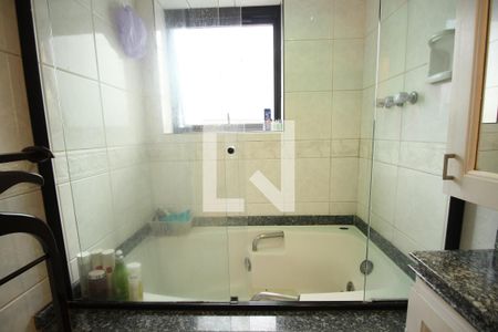 Apartamento à venda com 220m², 4 quartos e 4 vagasBanheiro