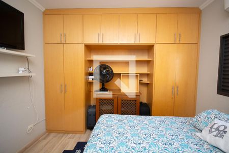 Casa à venda com 400m², 5 quartos e 9 vagas Casa à venda com 400m², 5 quartos e 9 vagasQuarto 2