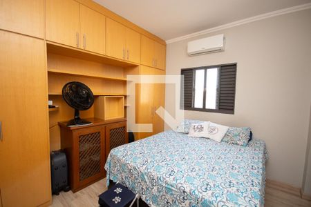 Casa à venda com 400m², 5 quartos e 9 vagas Casa à venda com 400m², 5 quartos e 9 vagasQuarto 2