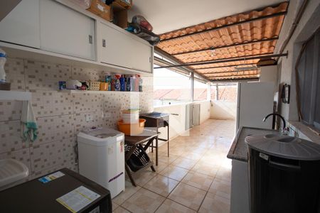 Casa à venda com 400m², 5 quartos e 9 vagas Casa à venda com 400m², 5 quartos e 9 vagasÁrea de Serviço