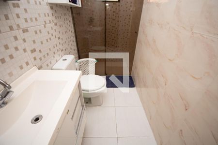 Casa à venda com 400m², 5 quartos e 9 vagas Casa à venda com 400m², 5 quartos e 9 vagasBanheiro Corredor 2