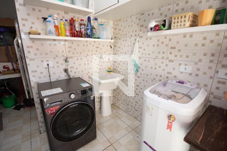 Casa à venda com 400m², 5 quartos e 9 vagas Casa à venda com 400m², 5 quartos e 9 vagasÁrea de Serviço