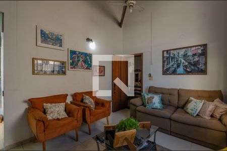 Sala de TV de casa à venda com 4 quartos, 300m² em Castelo, Belo Horizonte
