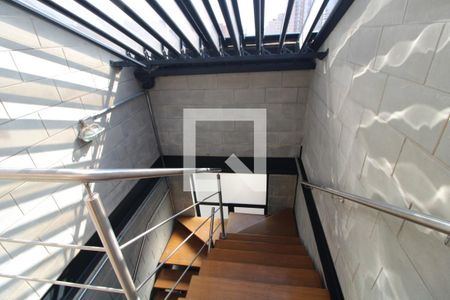 Casa para alugar com 168m², 3 quartos e 2 vagasEscada para terraço