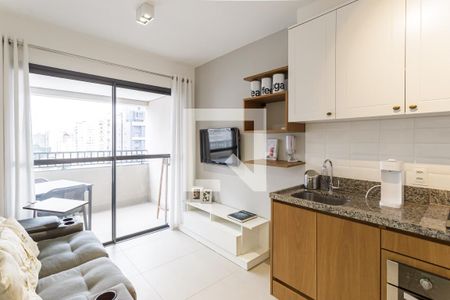 Sala/Cozinha de apartamento para alugar com 1 quarto, 31m² em Moema, São Paulo