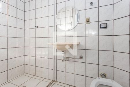 Casa à venda com 255m², 5 quartos e 2 vagas Casa à venda com 255m², 5 quartos e 2 vagasBanheiro 2