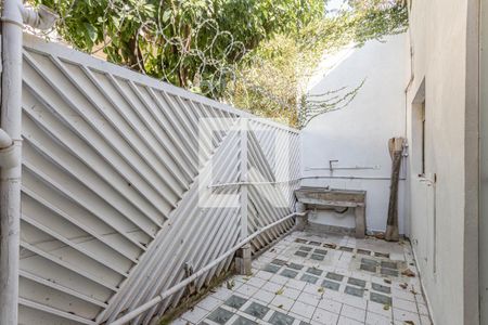 Casa à venda com 255m², 5 quartos e 2 vagas Casa à venda com 255m², 5 quartos e 2 vagasArea de serviços