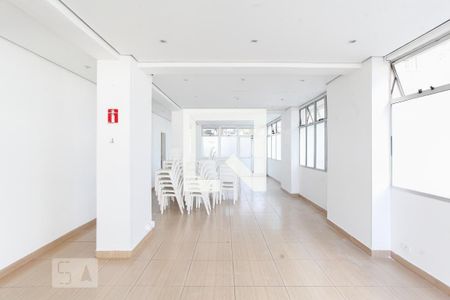 Apartamento para alugar com 42m², 2 quartos e 1 vaga Apartamento para alugar com 42m², 2 quartos e 1 vagaÁrea comum - Salão de festas