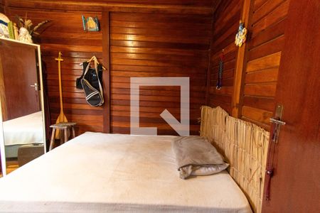 Casa à venda com 500m², 3 quartos e 3 vagas Casa à venda com 500m², 3 quartos e 3 vagasQuarto