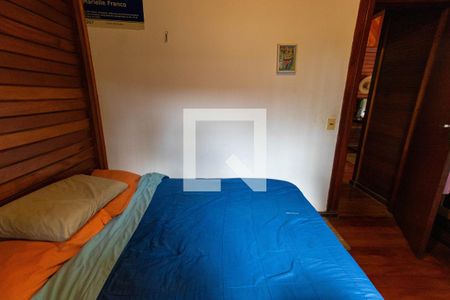 Casa à venda com 500m², 3 quartos e 3 vagas Casa à venda com 500m², 3 quartos e 3 vagasQuarto