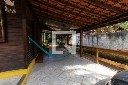 Casa à venda com 500m², 3 quartos e 3 vagas Casa à venda com 500m², 3 quartos e 3 vagasVaranda