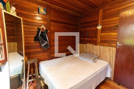 Casa à venda com 500m², 3 quartos e 3 vagas Casa à venda com 500m², 3 quartos e 3 vagasQuarto