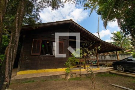 Casa à venda com 500m², 3 quartos e 3 vagas Casa à venda com 500m², 3 quartos e 3 vagasQuintal