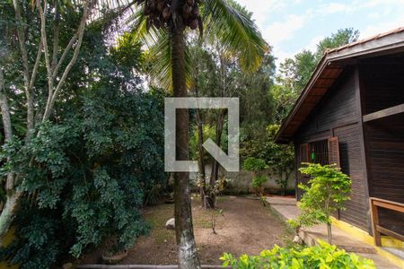 Casa à venda com 500m², 3 quartos e 3 vagas Casa à venda com 500m², 3 quartos e 3 vagasQuintal