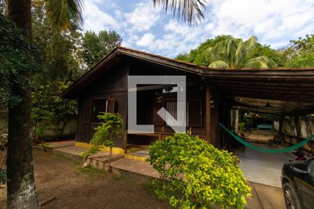 Casa à venda com 500m², 3 quartos e 3 vagas Casa à venda com 500m², 3 quartos e 3 vagasBanheiro