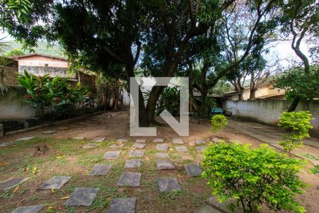 Casa à venda com 500m², 3 quartos e 3 vagas Casa à venda com 500m², 3 quartos e 3 vagasQuintal